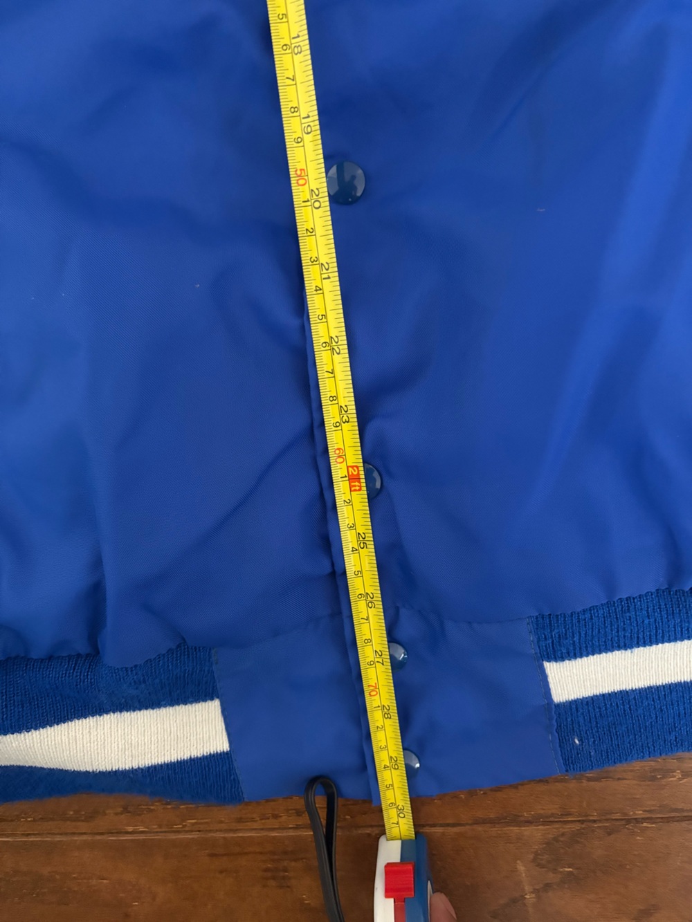 RARE Vintage Toronto Maple Leafs Men's Quilted Lining Blue Satin Bomber Jacket - Picture 11 of 12